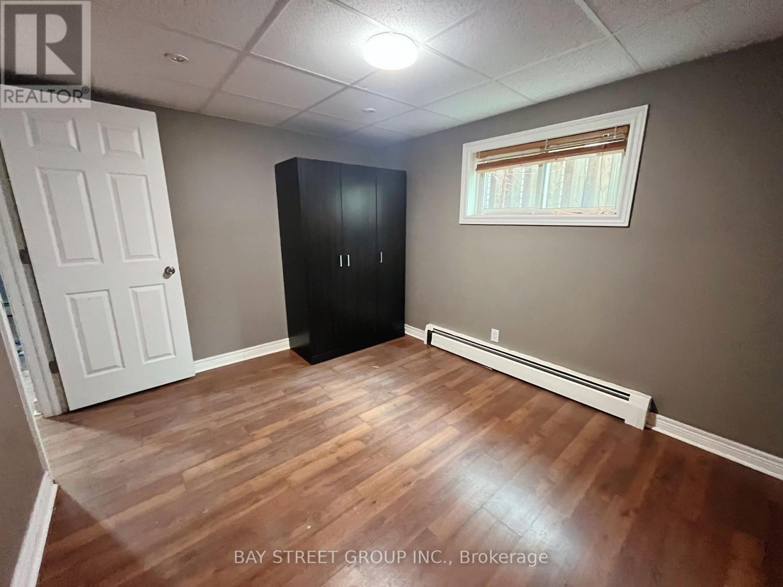 Lower - 106 St Davids Road, St. Catharines, Ontario  L2T 1P9 - Photo 2 - X13004916