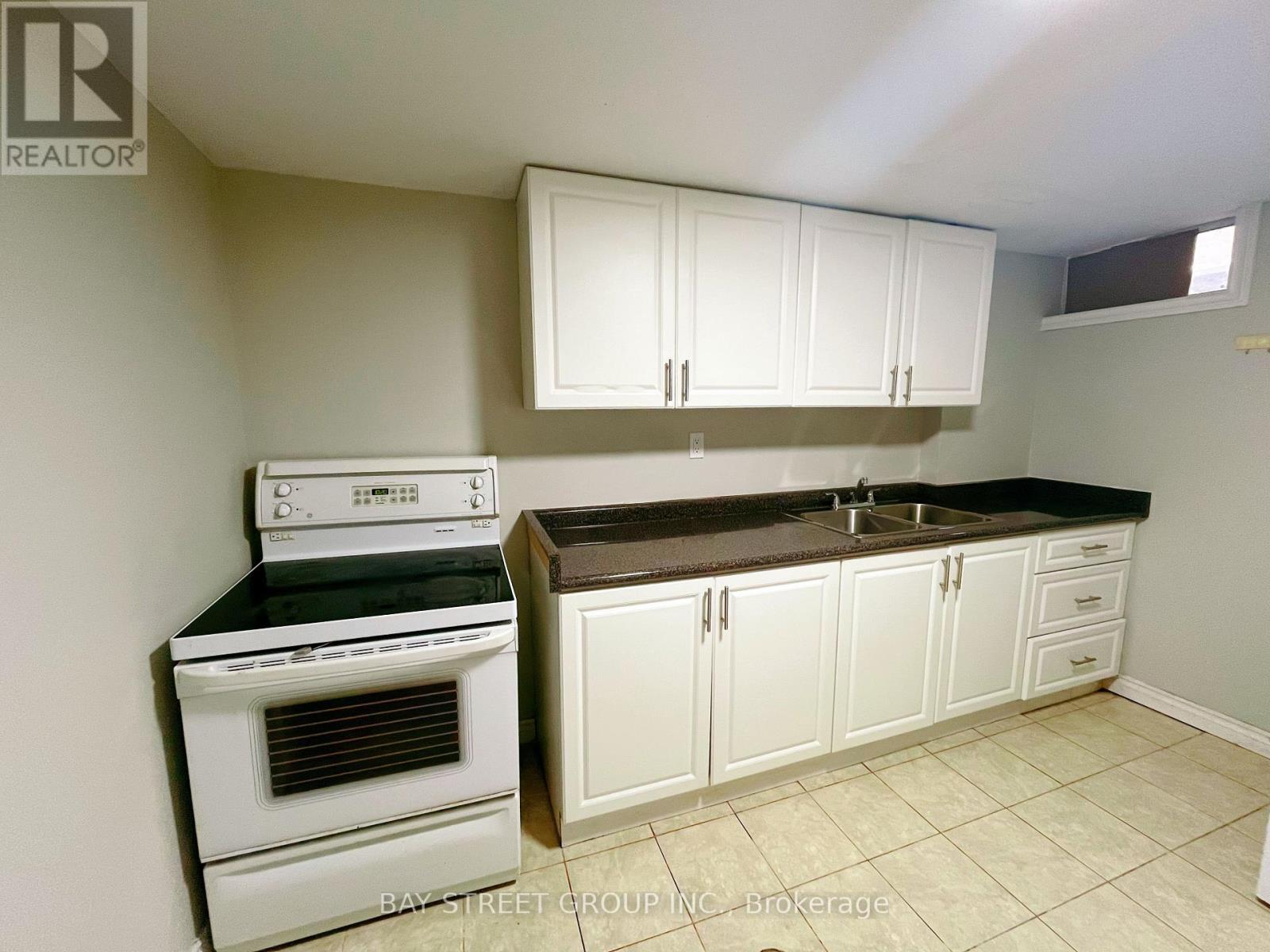 Lower - 106 St Davids Road, St. Catharines, Ontario  L2T 1P9 - Photo 8 - X13004916