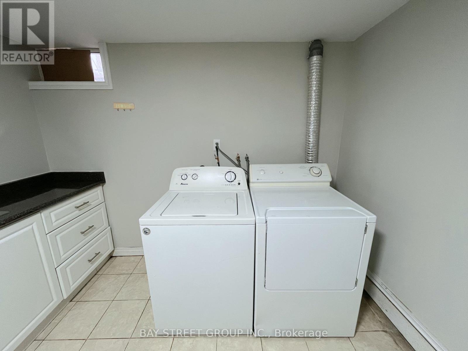 Lower - 106 St Davids Road, St. Catharines, Ontario  L2T 1P9 - Photo 9 - X13004916