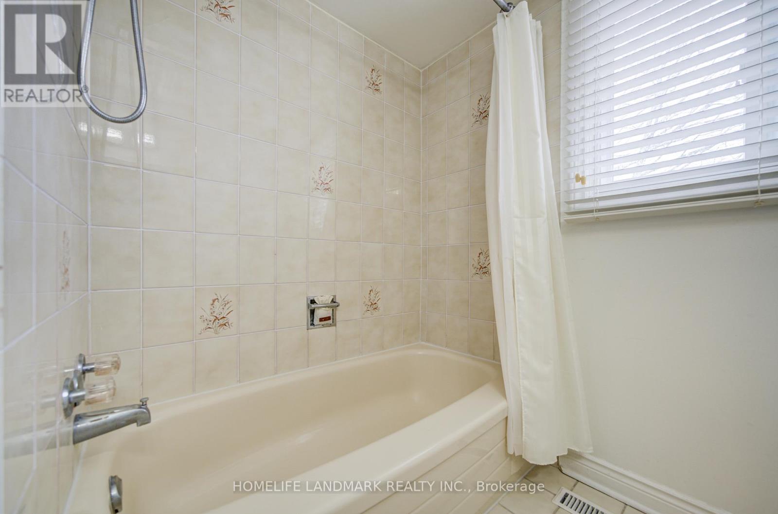 306 Essex Avenue, Richmond Hill, Ontario  L4C 8M6 - Photo 30 - N13004956