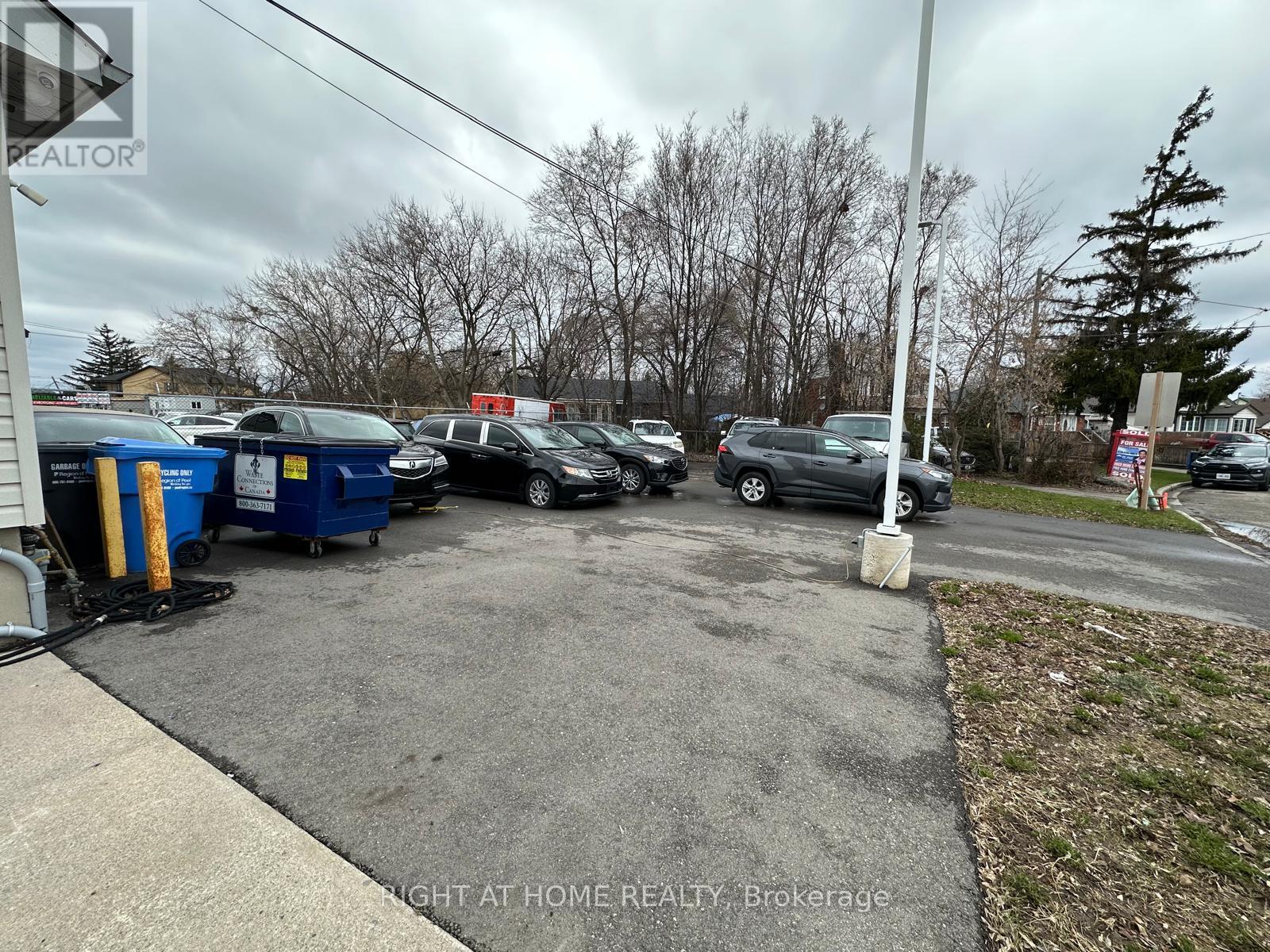 2789 Derry Road E, Mississauga, Ontario  L4T 1A3 - Photo 3 - W13004936