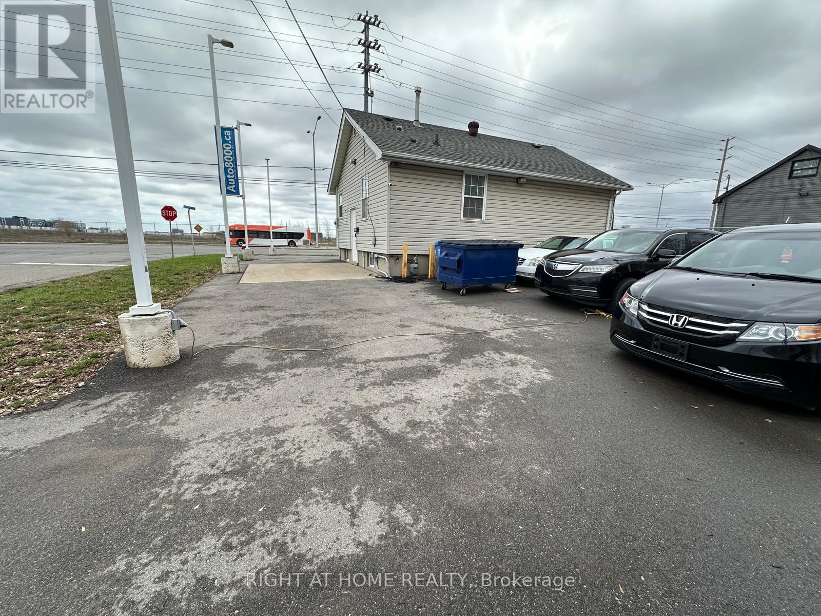 2789 Derry Road E, Mississauga, Ontario  L4T 1A3 - Photo 5 - W13004936