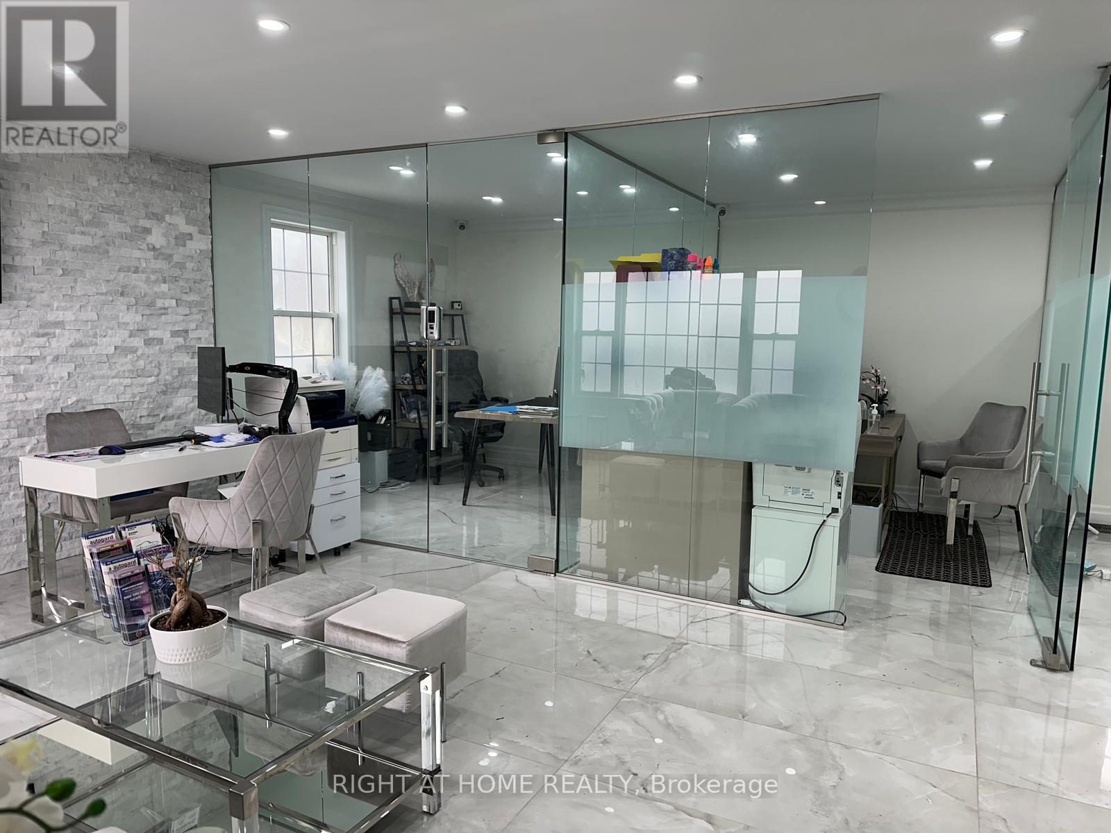 2789 Derry Road E, Mississauga, Ontario  L4T 1A3 - Photo 6 - W13004936