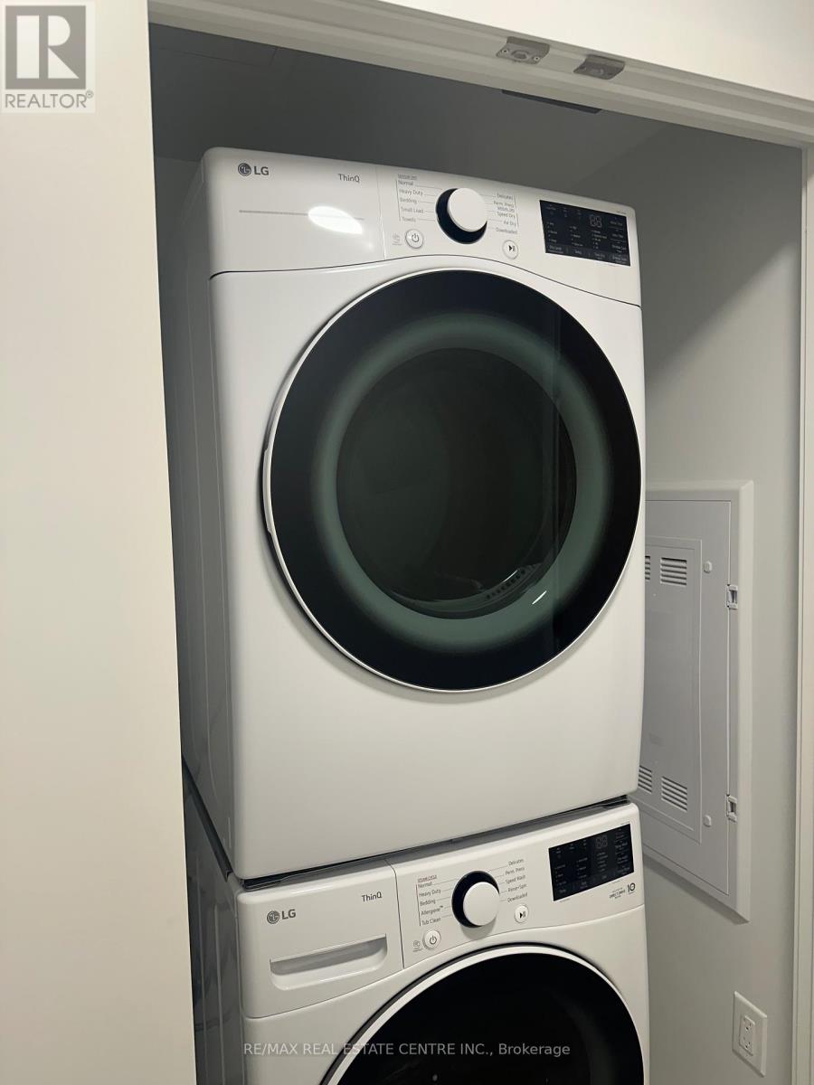 4311 - 395 Square One Drive E, Mississauga, Ontario  L5B 0P6 - Photo 21 - W13004942