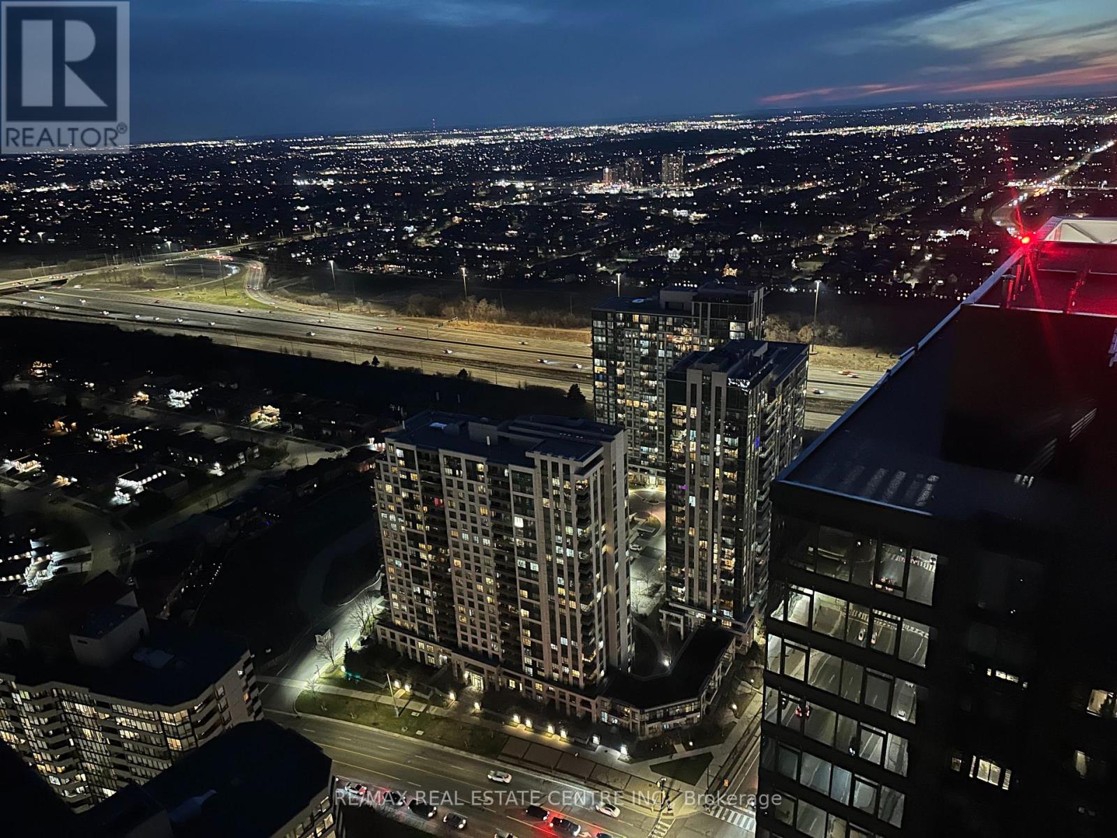 4311 - 395 Square One Drive E, Mississauga, Ontario  L5B 0P6 - Photo 9 - W13004942