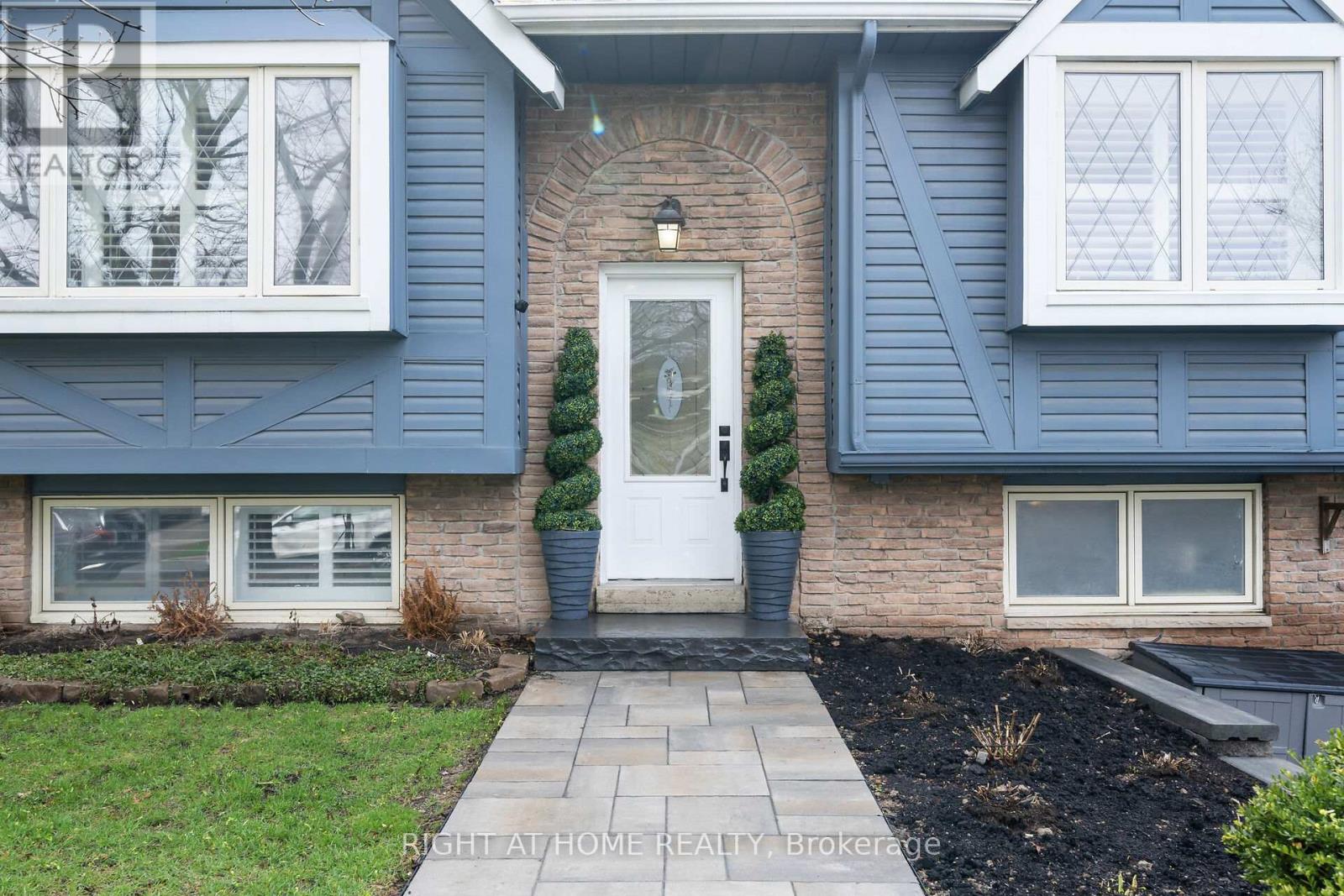 760 Willow Avenue, Milton, Ontario  L9T 3E6 - Photo 3 - W13004946