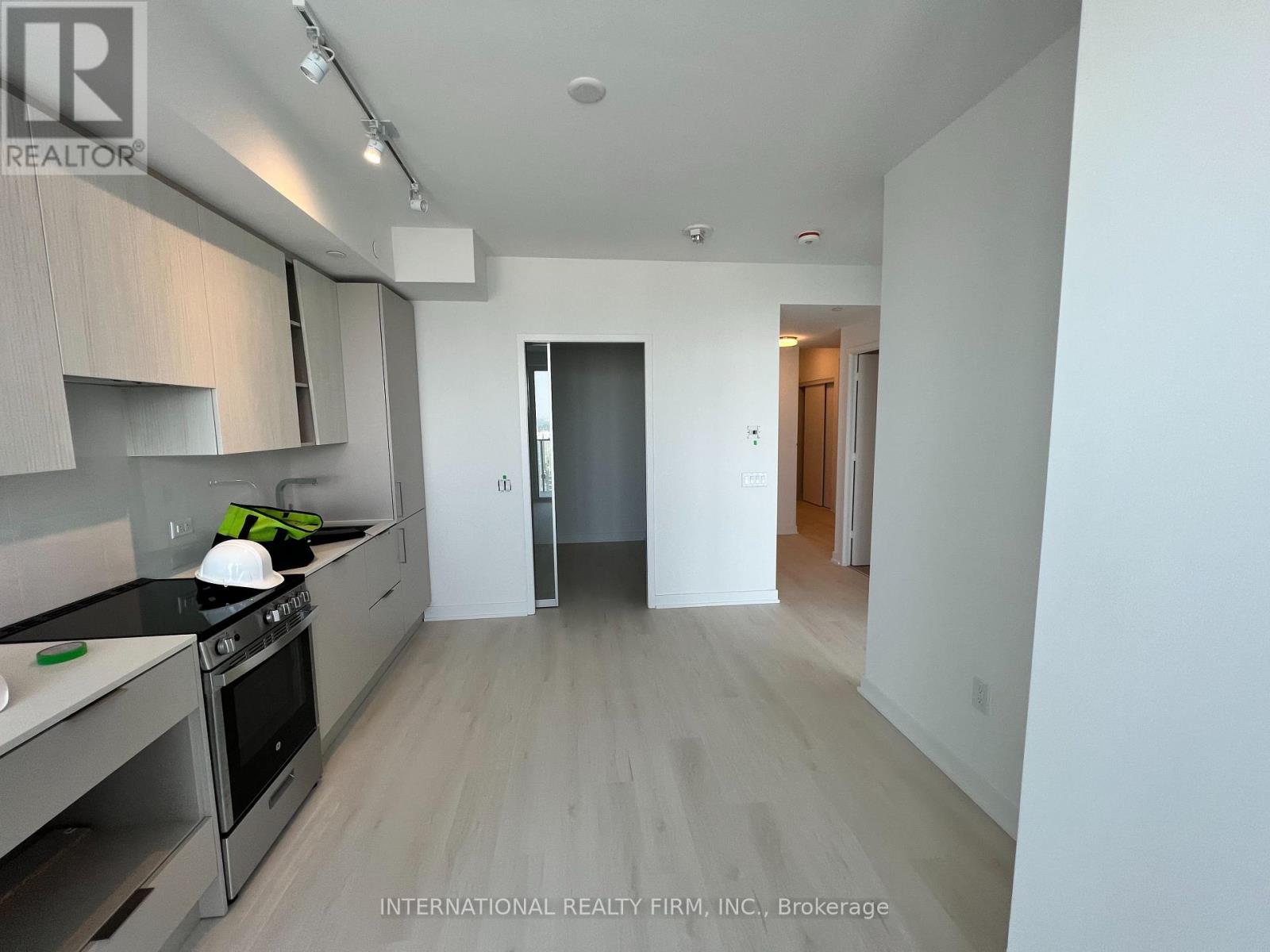 4002 - 3900 Confederation Parkway, Mississauga, Ontario  L5B 0M3 - Photo 3 - W13004954