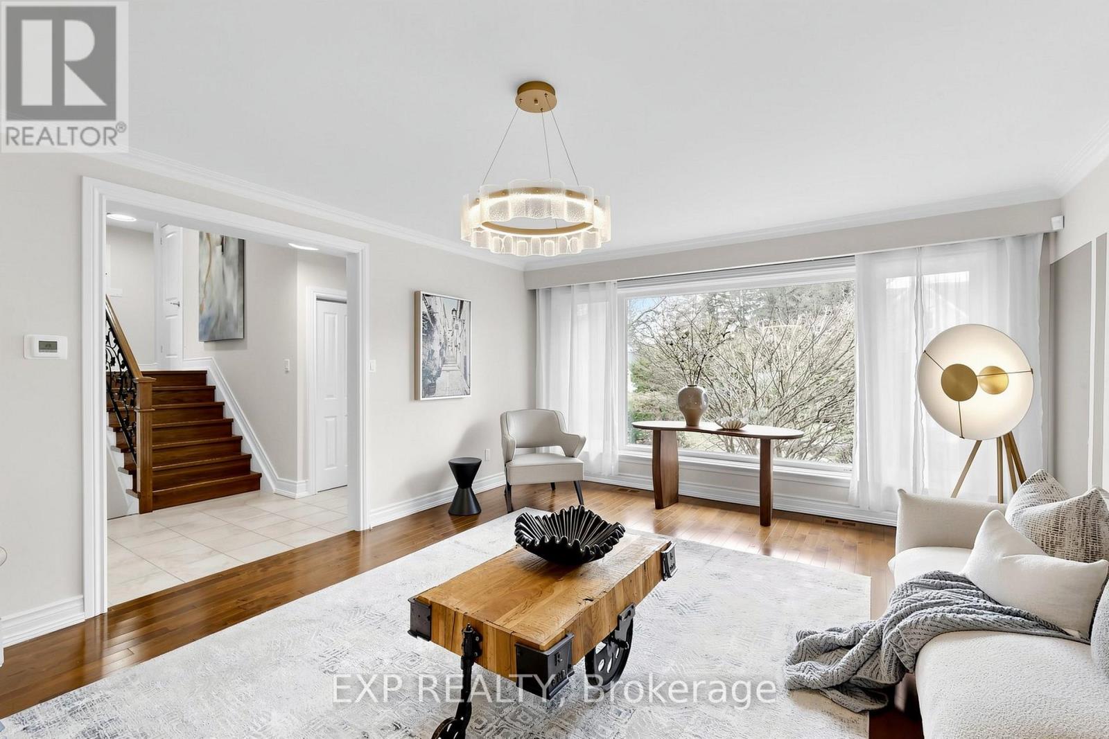 261 Pinehurst Drive, Oakville, Ontario  L6J 4X2 - Photo 3 - W13004970