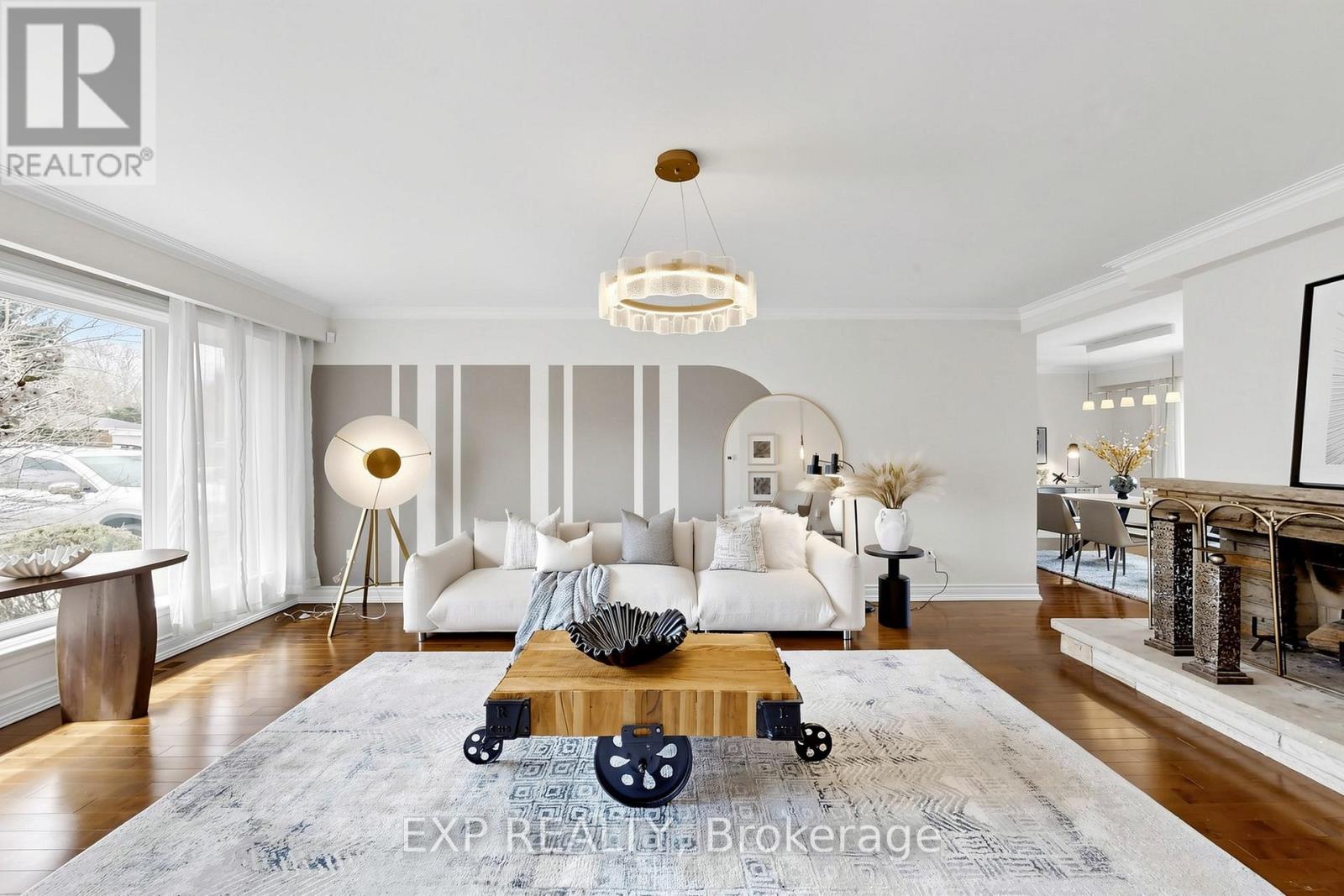 261 Pinehurst Drive, Oakville, Ontario  L6J 4X2 - Photo 4 - W13004970