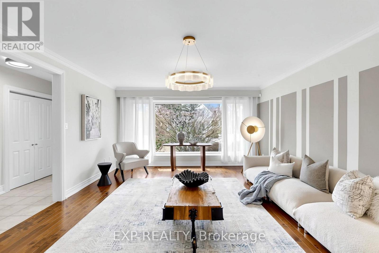 261 Pinehurst Drive, Oakville, Ontario  L6J 4X2 - Photo 5 - W13004970