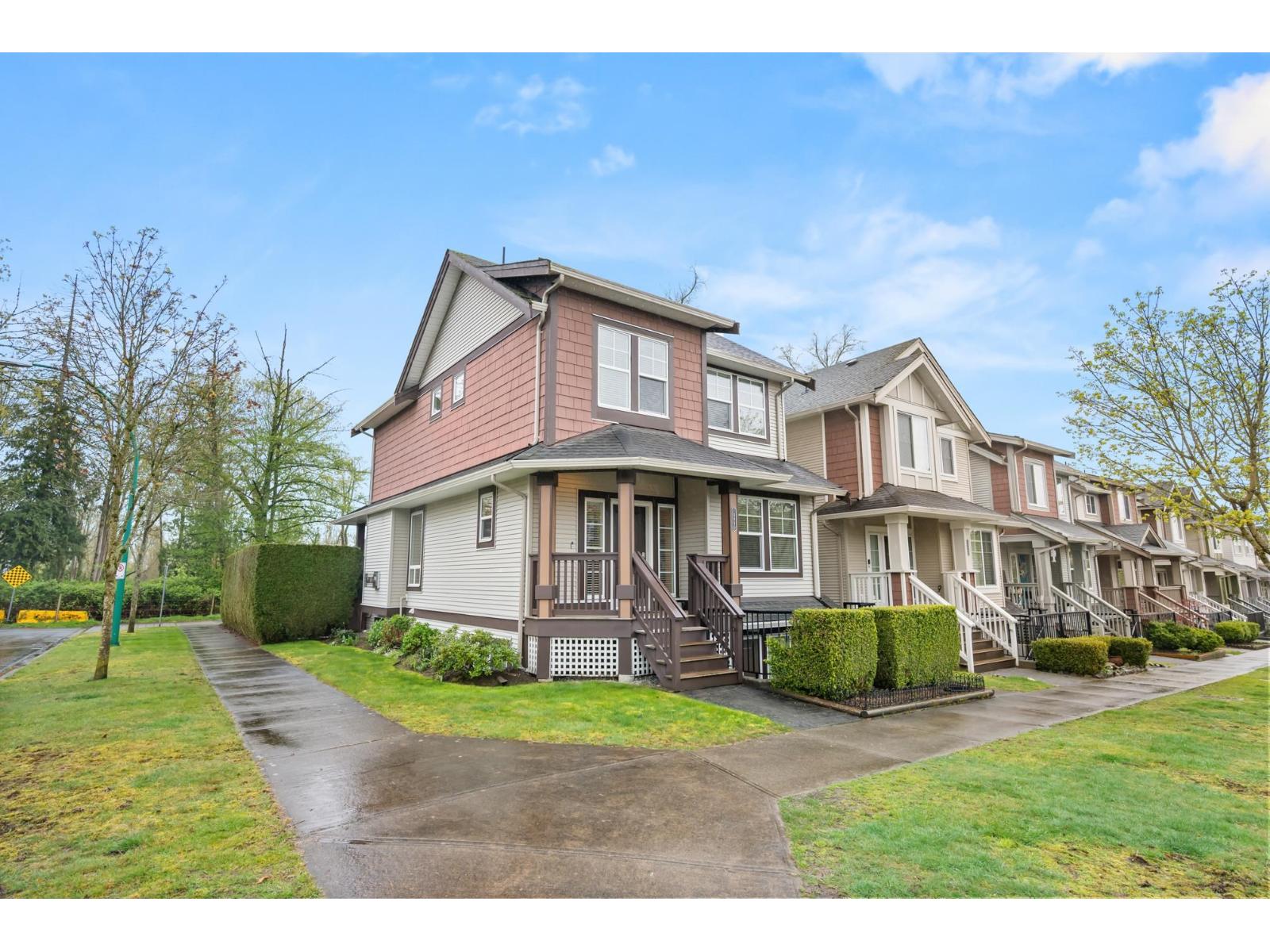 18990 67a Avenue, Surrey, British Columbia V4N 6A2 - Photo 2 - R3111993