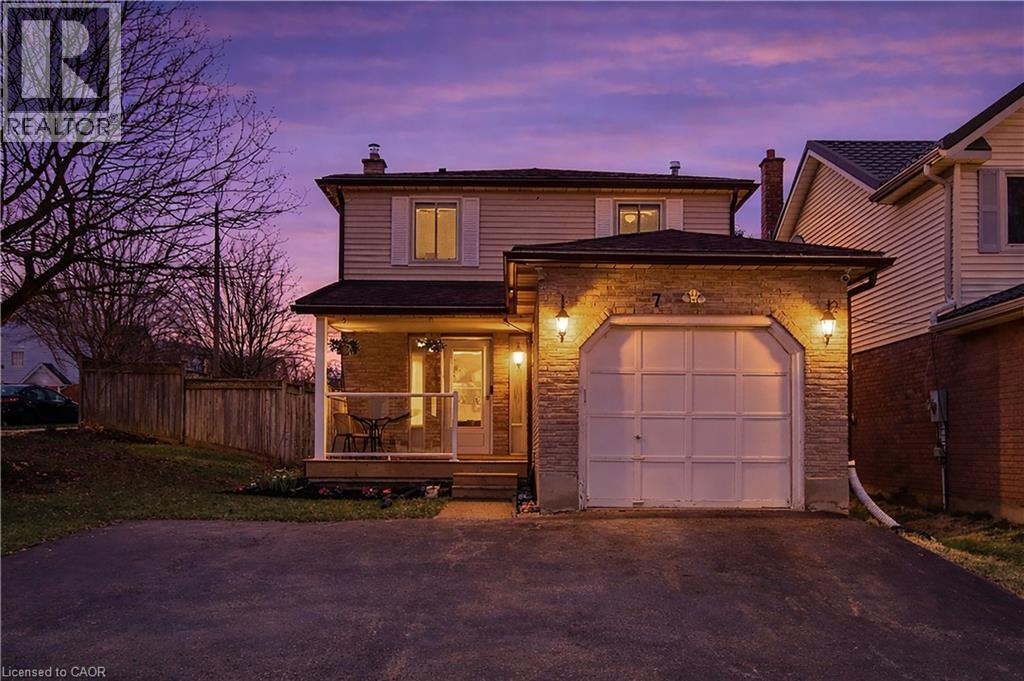 7 Wycliffe Place, Kitchener, Ontario  N2M 5J6 - Photo 2 - 40820025