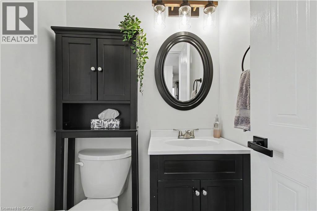 7 Wycliffe Place, Kitchener, Ontario  N2M 5J6 - Photo 8 - 40820025