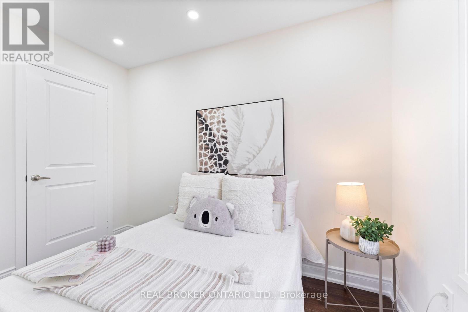 206 London Lane, Ajax, Ontario  L1T 0N5 - Photo 32 - E13004980