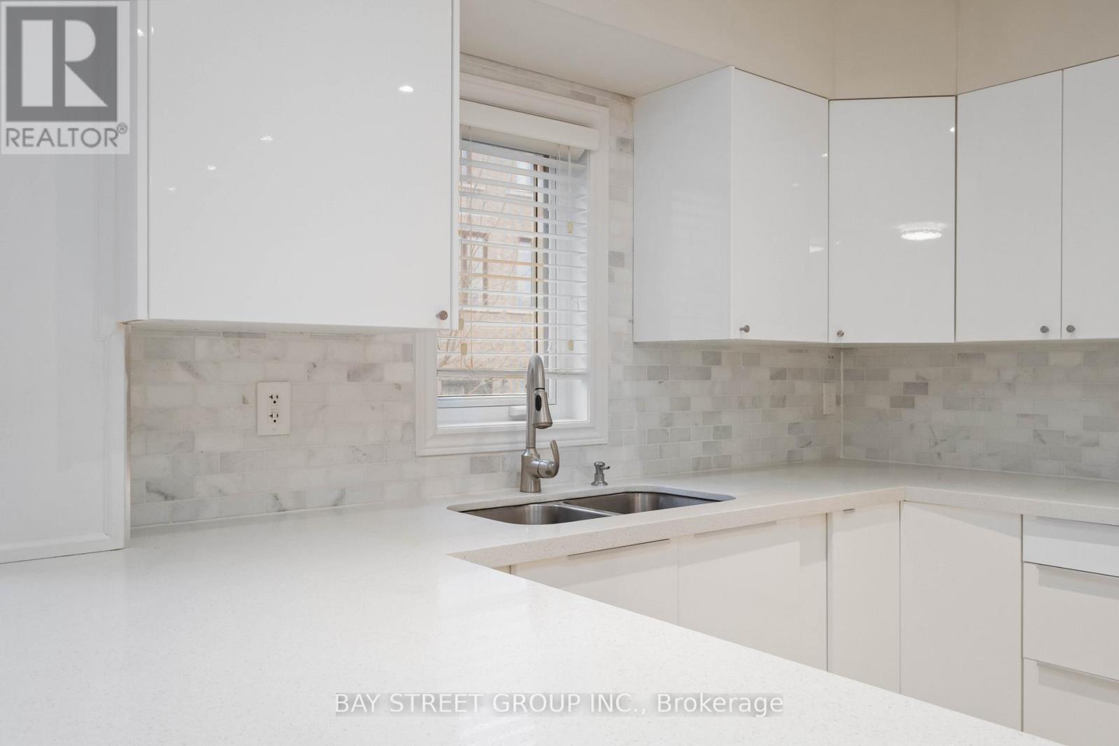 25 Maple Ridge Crescent, Markham, Ontario  L6E 1V3 - Photo 13 - N13004972