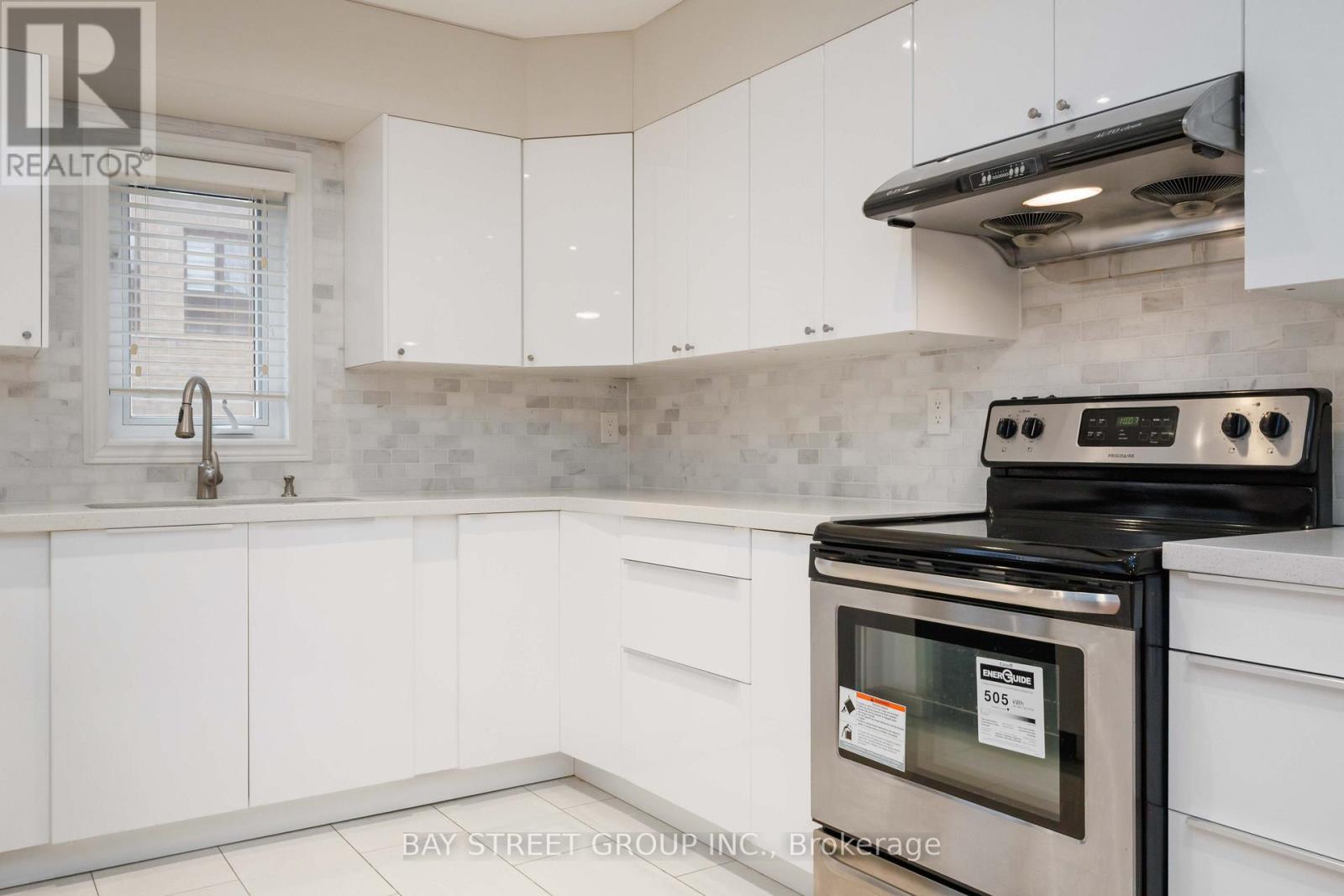 25 Maple Ridge Crescent, Markham, Ontario  L6E 1V3 - Photo 14 - N13004972