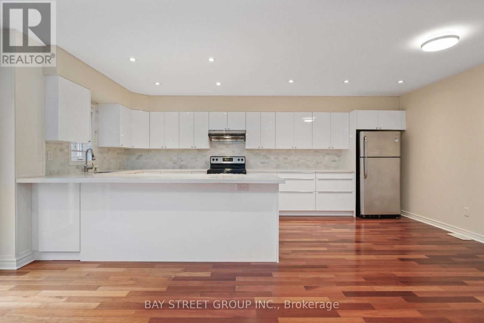 25 Maple Ridge Crescent, Markham, Ontario  L6E 1V3 - Photo 6 - N13004972