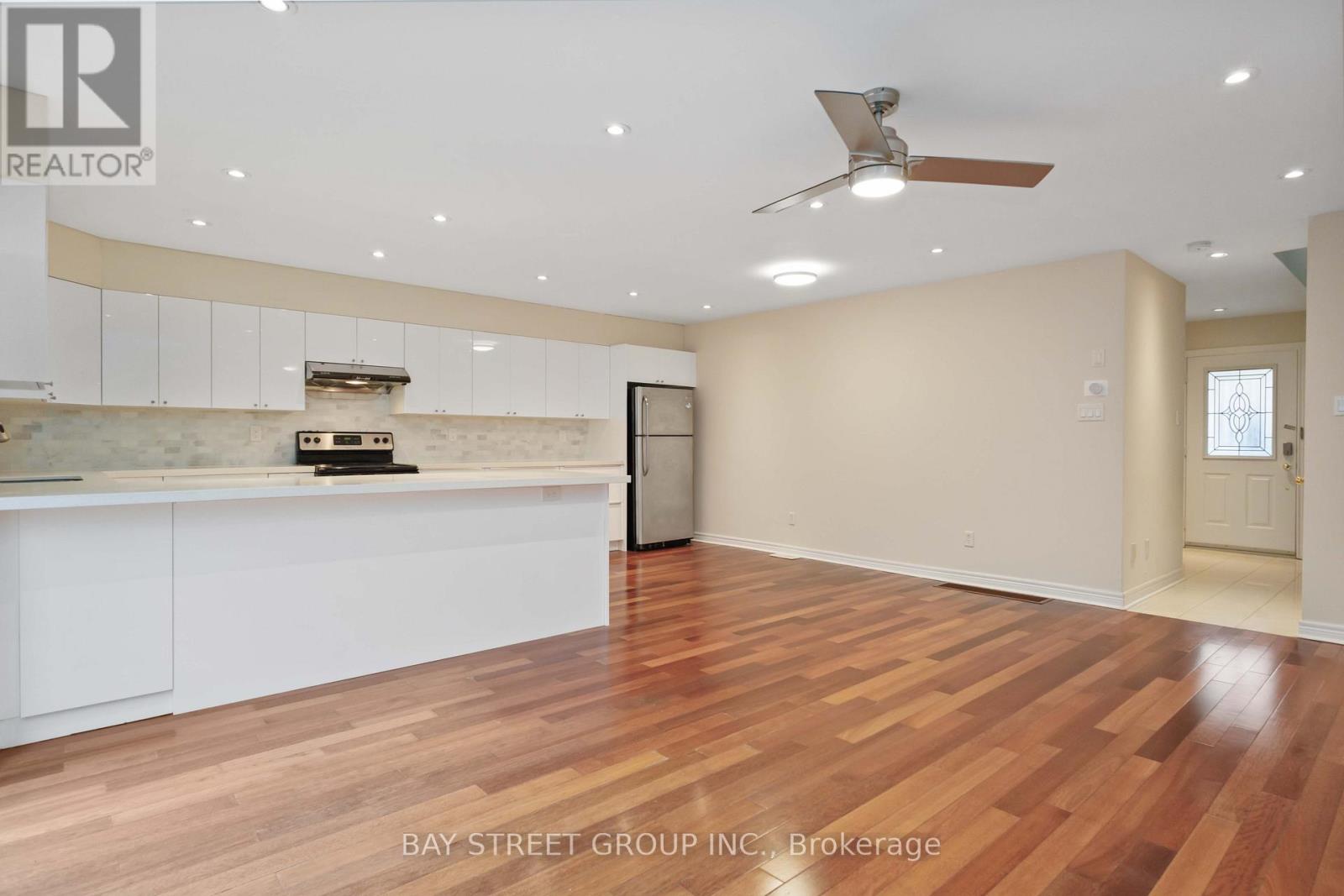 25 Maple Ridge Crescent, Markham, Ontario  L6E 1V3 - Photo 7 - N13004972