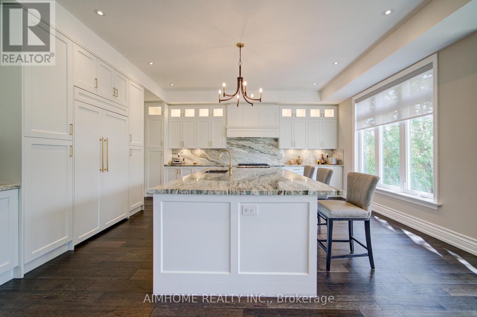 212 Sussex Avenue, Richmond Hill, Ontario  L4C 2G2 - Photo 10 - N13004998