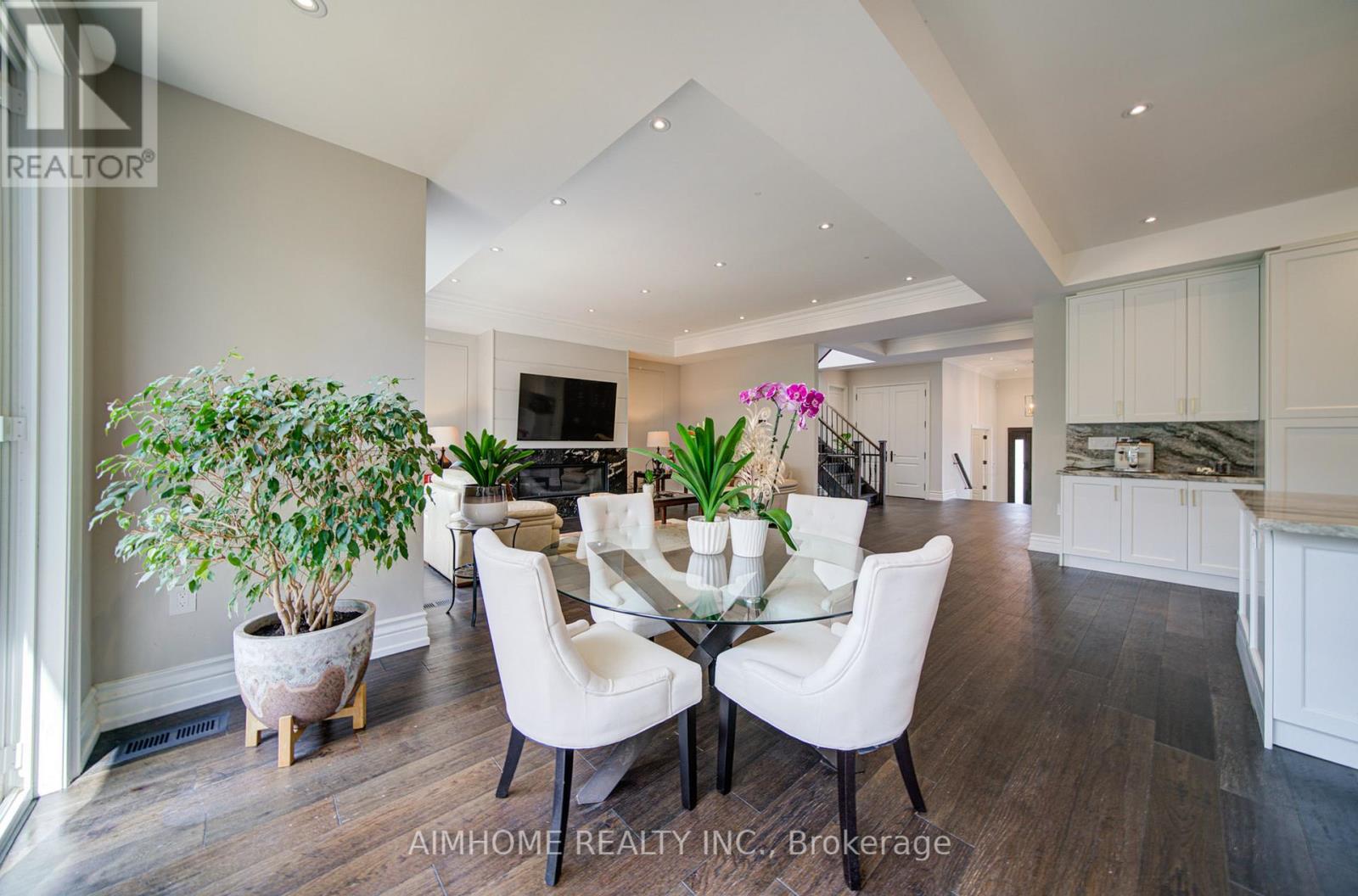 212 Sussex Avenue, Richmond Hill, Ontario  L4C 2G2 - Photo 15 - N13004998