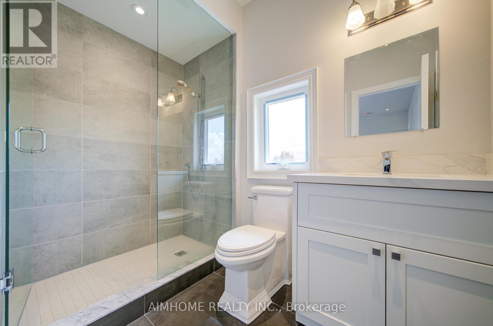 212 Sussex Avenue, Richmond Hill, Ontario  L4C 2G2 - Photo 34 - N13004998