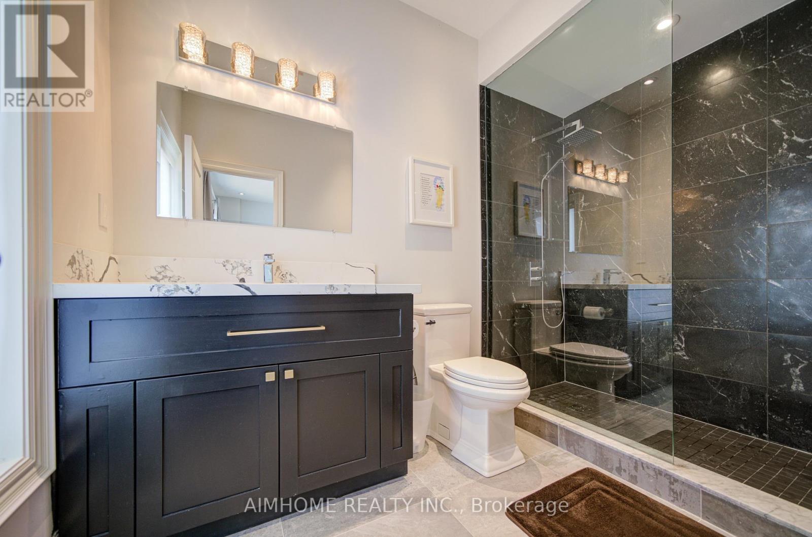 212 Sussex Avenue, Richmond Hill, Ontario  L4C 2G2 - Photo 38 - N13004998