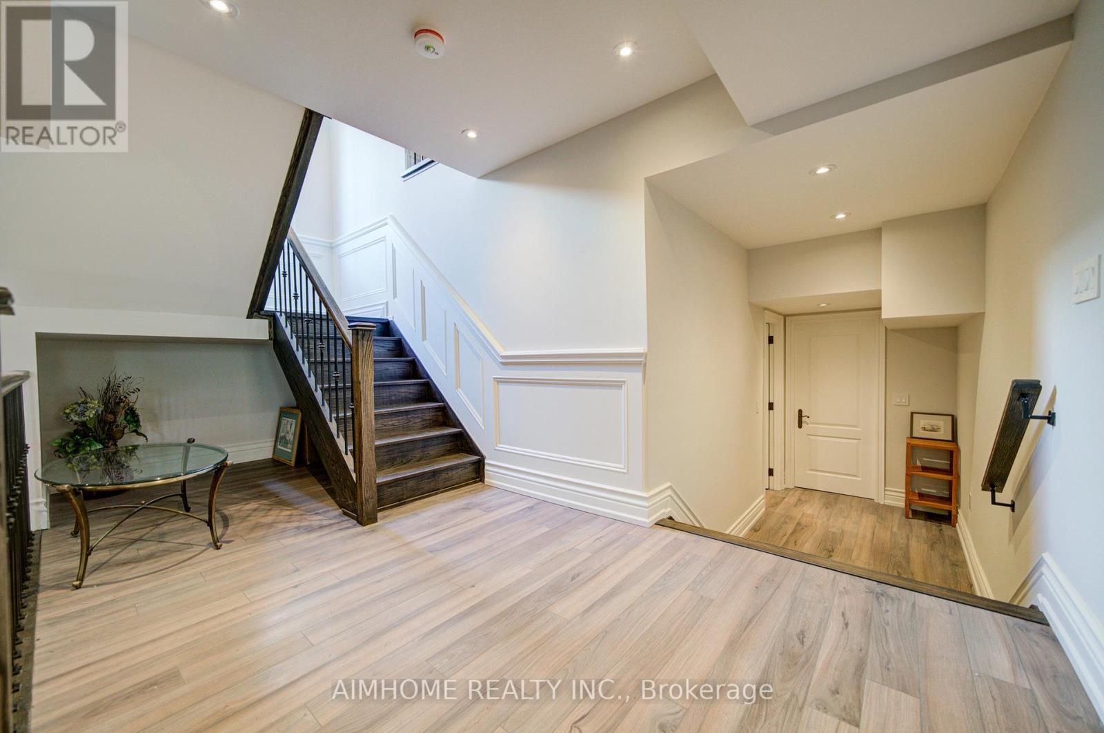 212 Sussex Avenue, Richmond Hill, Ontario  L4C 2G2 - Photo 39 - N13004998