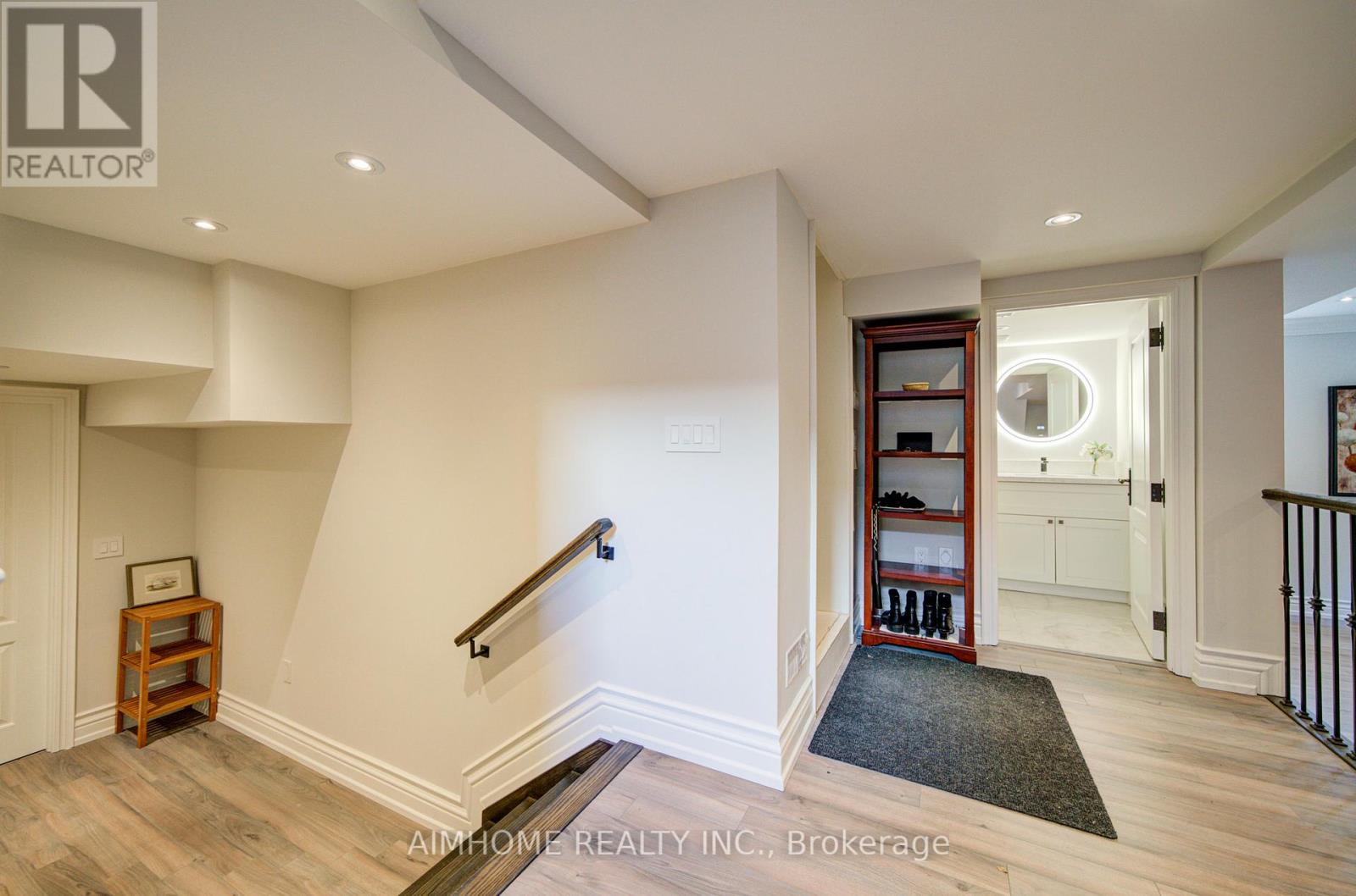 212 Sussex Avenue, Richmond Hill, Ontario  L4C 2G2 - Photo 45 - N13004998