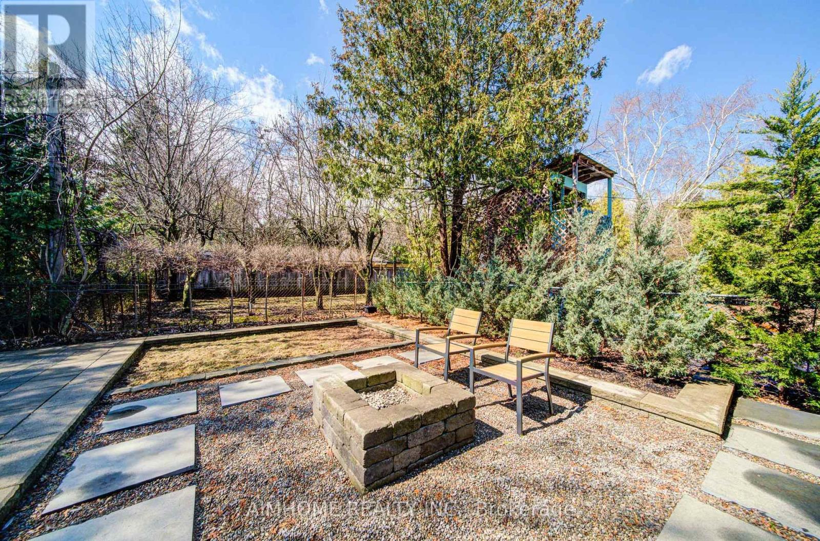 212 Sussex Avenue, Richmond Hill, Ontario  L4C 2G2 - Photo 48 - N13004998