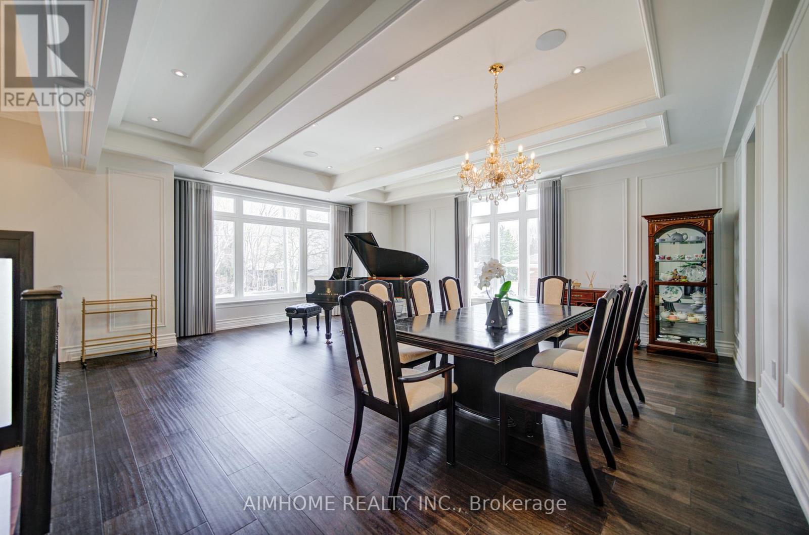 212 Sussex Avenue, Richmond Hill, Ontario  L4C 2G2 - Photo 5 - N13004998