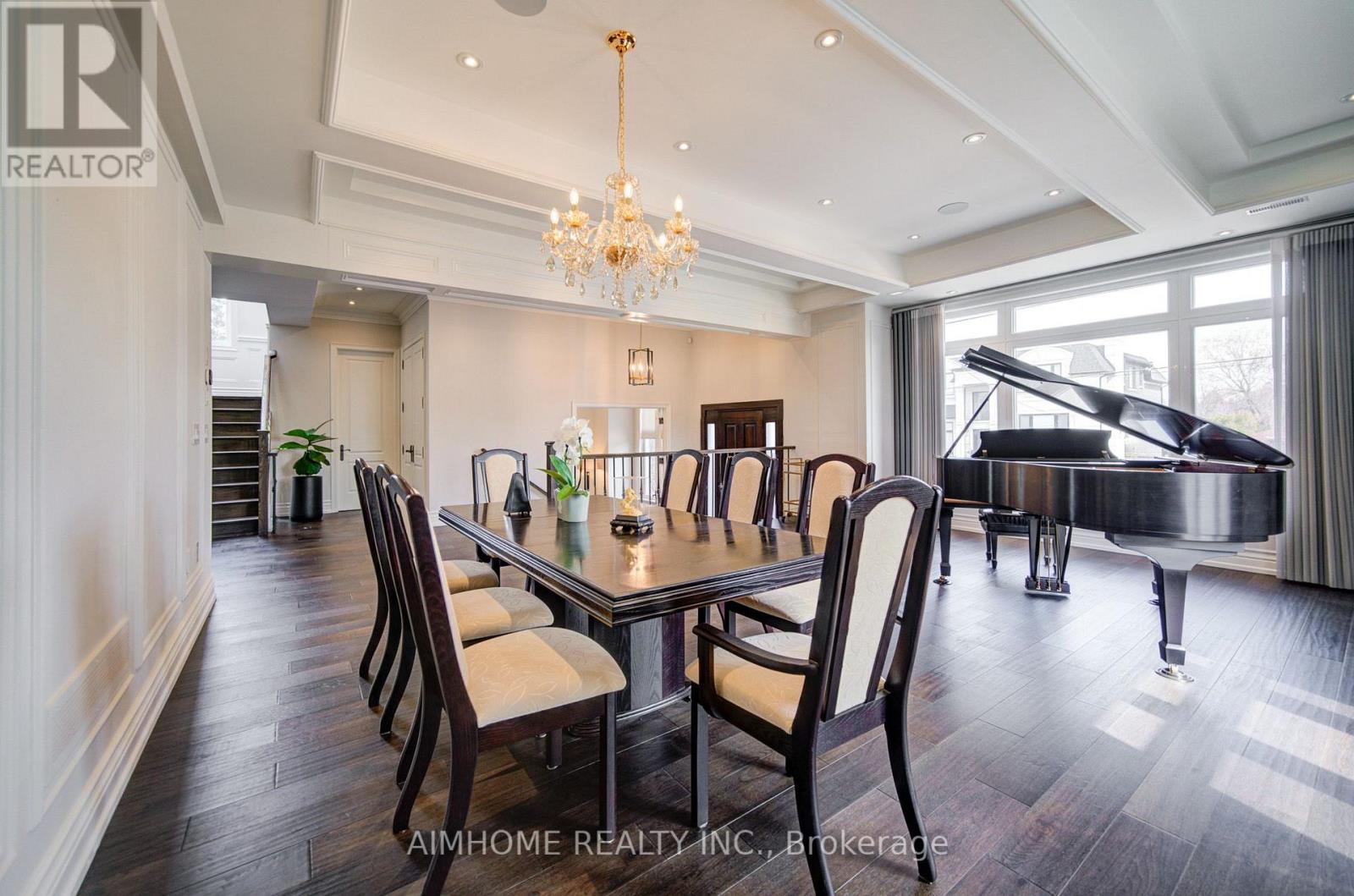 212 Sussex Avenue, Richmond Hill, Ontario  L4C 2G2 - Photo 6 - N13004998