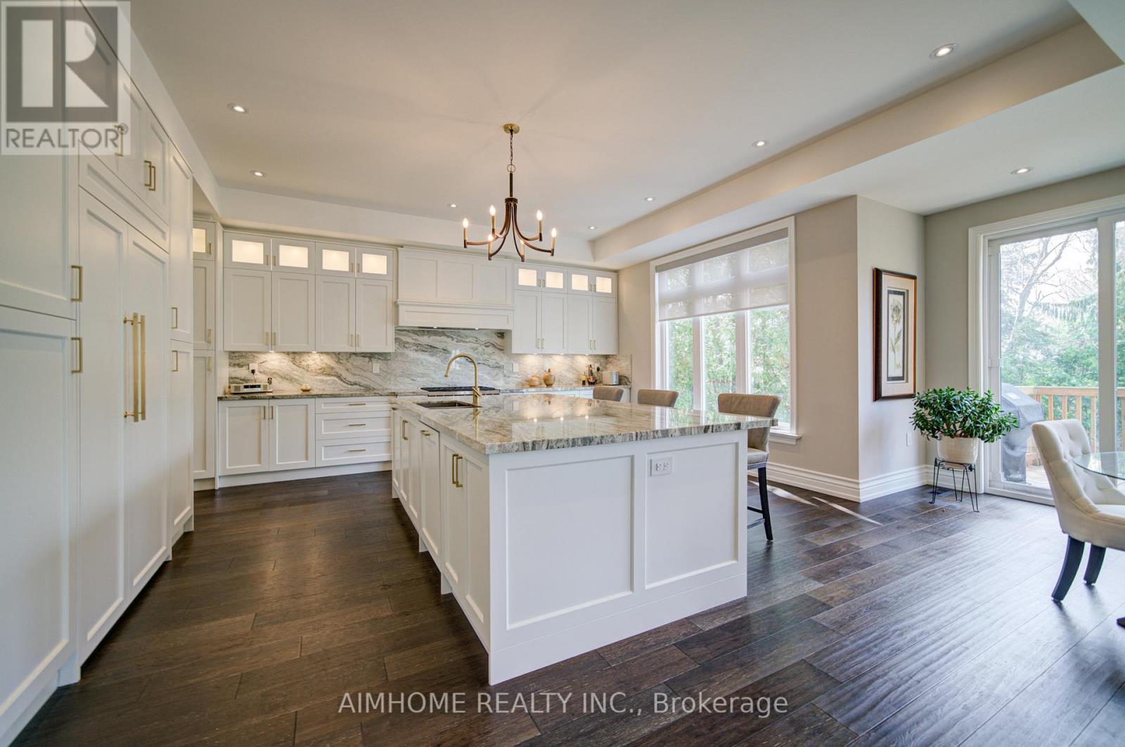 212 Sussex Avenue, Richmond Hill, Ontario  L4C 2G2 - Photo 9 - N13004998