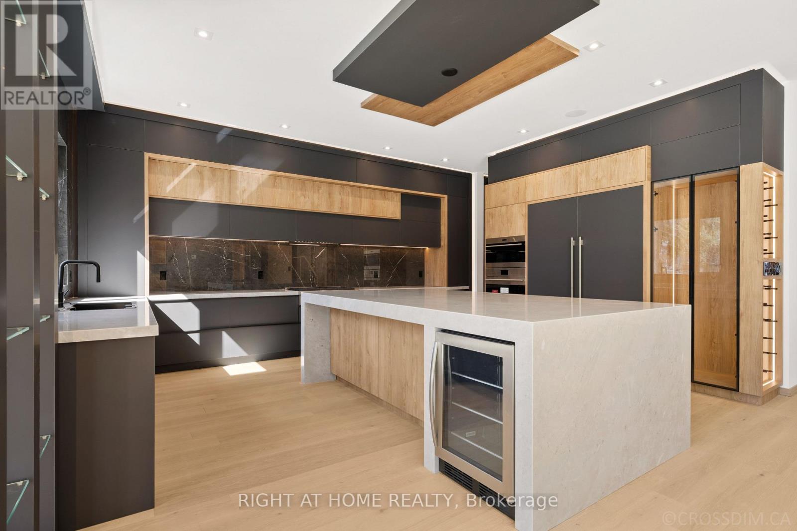 99 Douglas Road, Richmond Hill, Ontario  L4E 3H1 - Photo 11 - N13005004