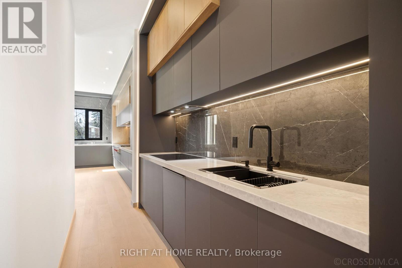 99 Douglas Road, Richmond Hill, Ontario  L4E 3H1 - Photo 14 - N13005004