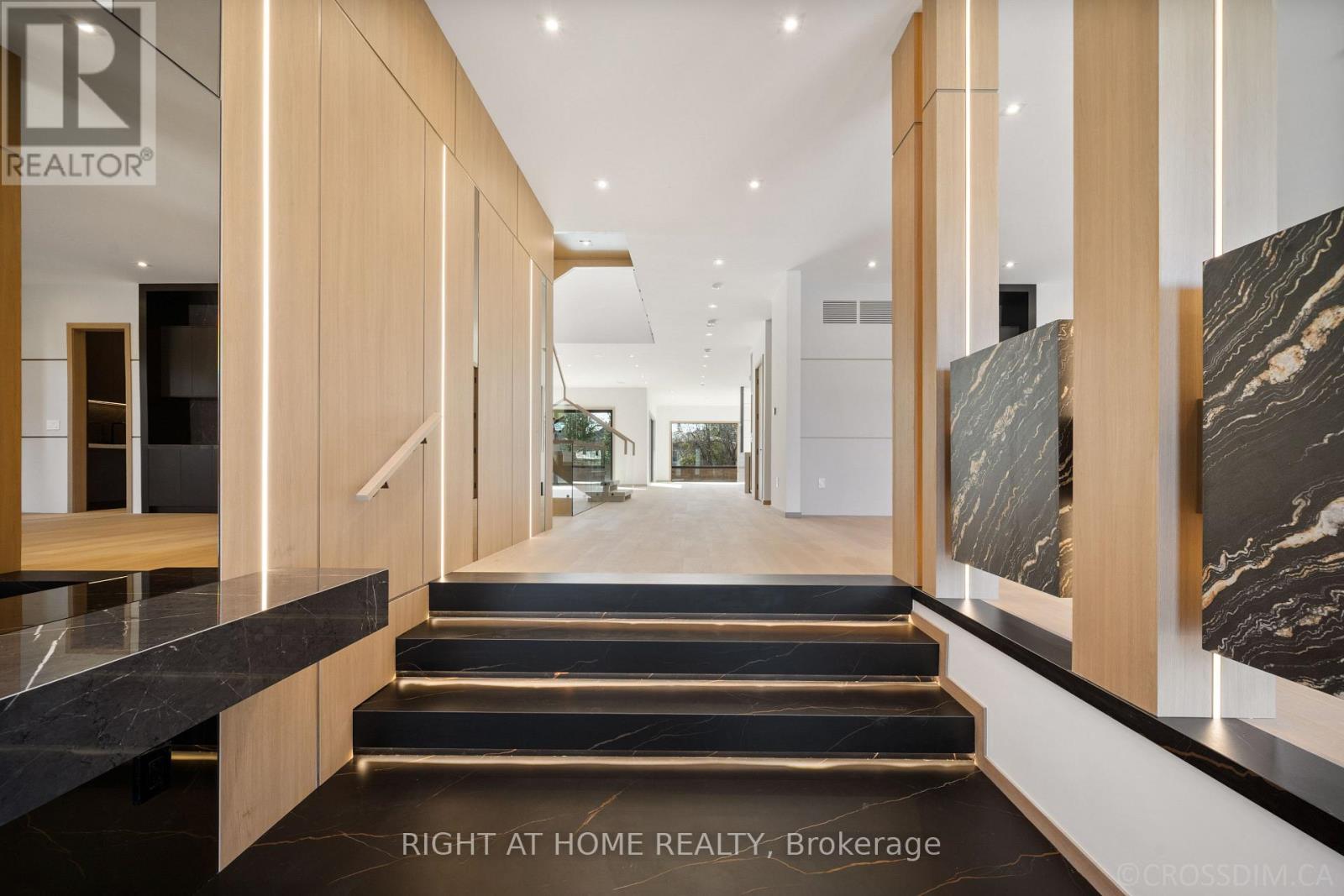 99 Douglas Road, Richmond Hill, Ontario  L4E 3H1 - Photo 3 - N13005004