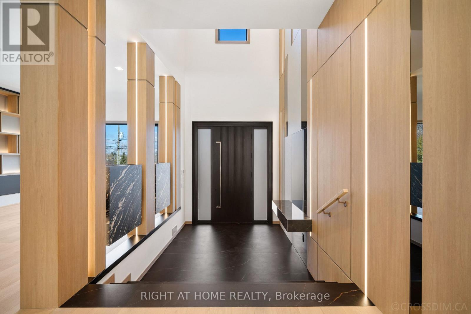 99 Douglas Road, Richmond Hill, Ontario  L4E 3H1 - Photo 4 - N13005004