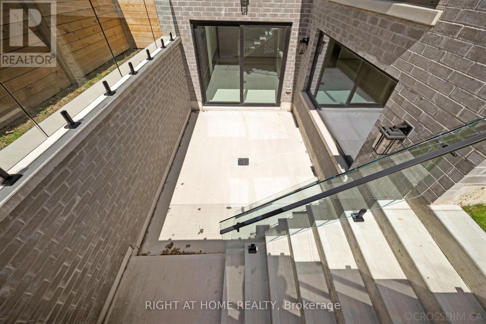 99 Douglas Road, Richmond Hill, Ontario  L4E 3H1 - Photo 47 - N13005004