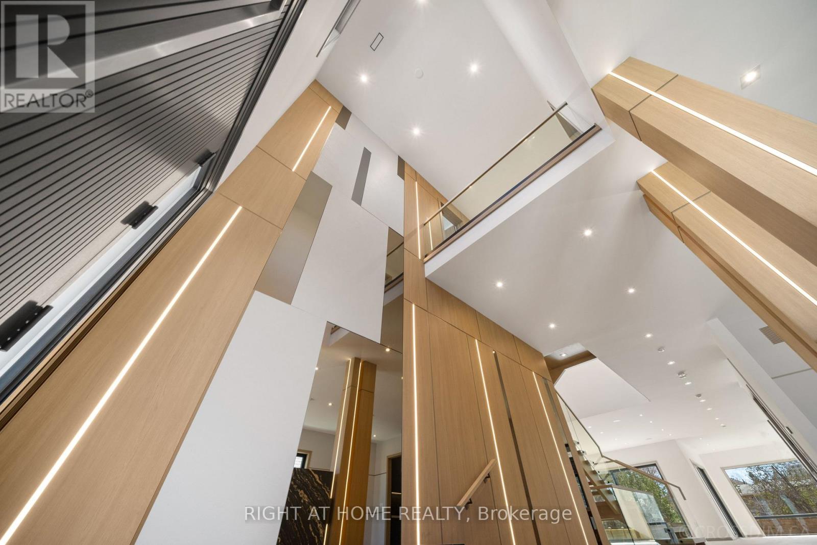 99 Douglas Road, Richmond Hill, Ontario  L4E 3H1 - Photo 5 - N13005004