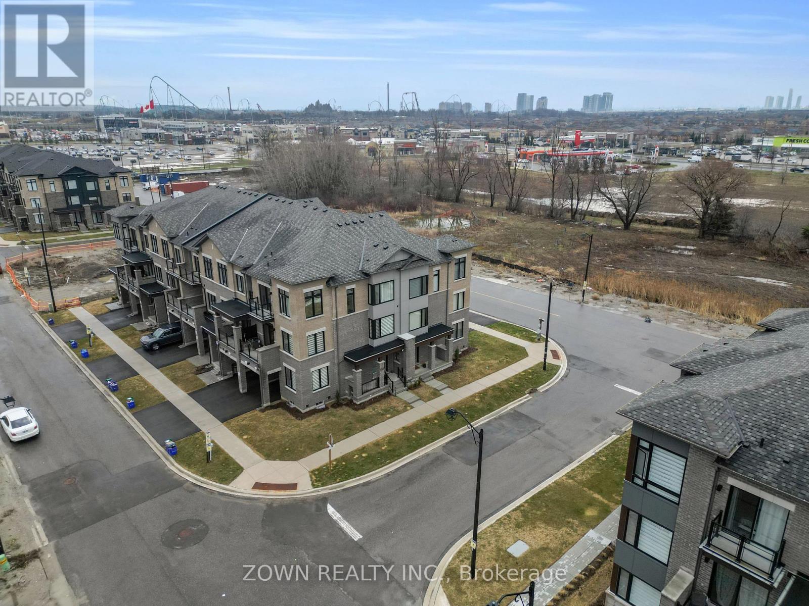 3 Tennant Circle, Vaughan, Ontario  L4H 5L2 - Photo 4 - N13005006