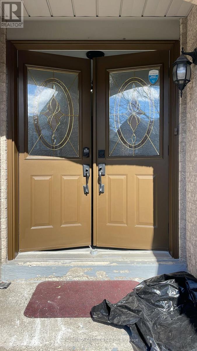 26 Goldenlight Circle, Brampton, Ontario  L6X 4N6 - Photo 2 - W13004382