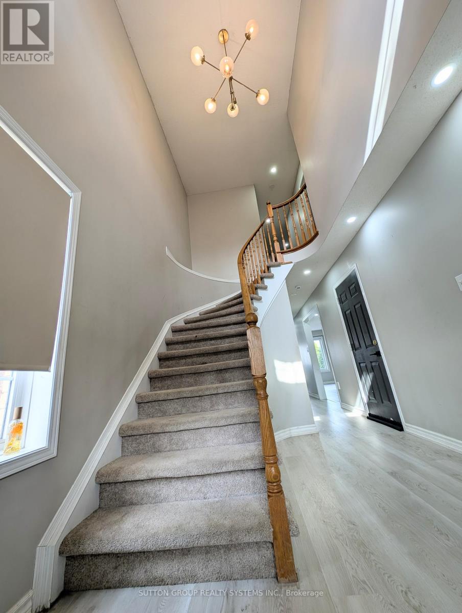 1411 Tobyn Drive, Burlington, Ontario L7M 4V7 - Photo 4 - W13004982