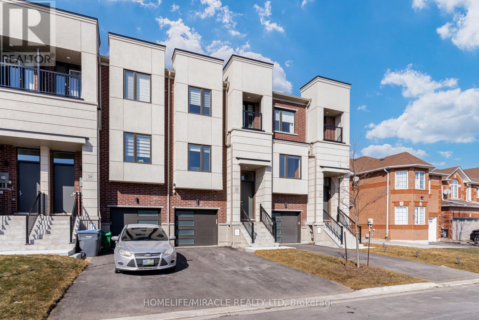 18 Queensland Crescent, Caledon, Ontario  L7E 2E1 - Photo 3 - W13005008