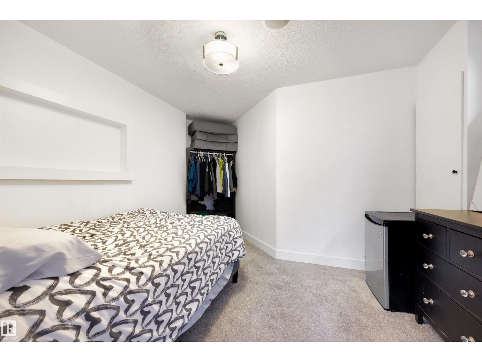 1322 Malone Pl Nw, Edmonton, Alberta  T6R 0G6 - Photo 23 - E4482503