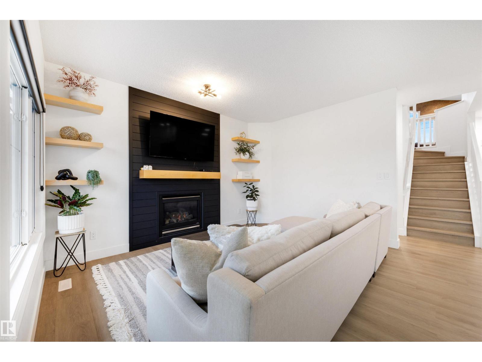 1322 Malone Pl Nw, Edmonton, Alberta  T6R 0G6 - Photo 7 - E4482503