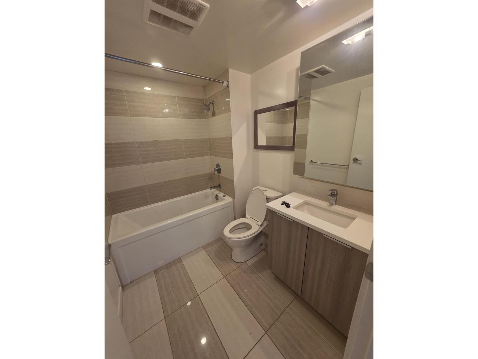 3008 13308 Central Avenue, Surrey, British Columbia  V3T 0M4 - Photo 9 - R3099553