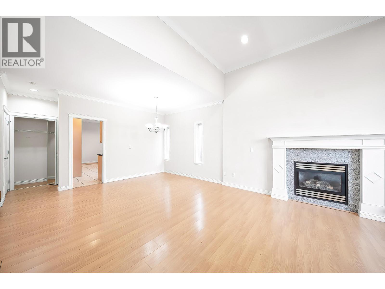 7431 14th Avenue, Burnaby, British Columbia  V3N 1Z8 - Photo 4 - R3110840