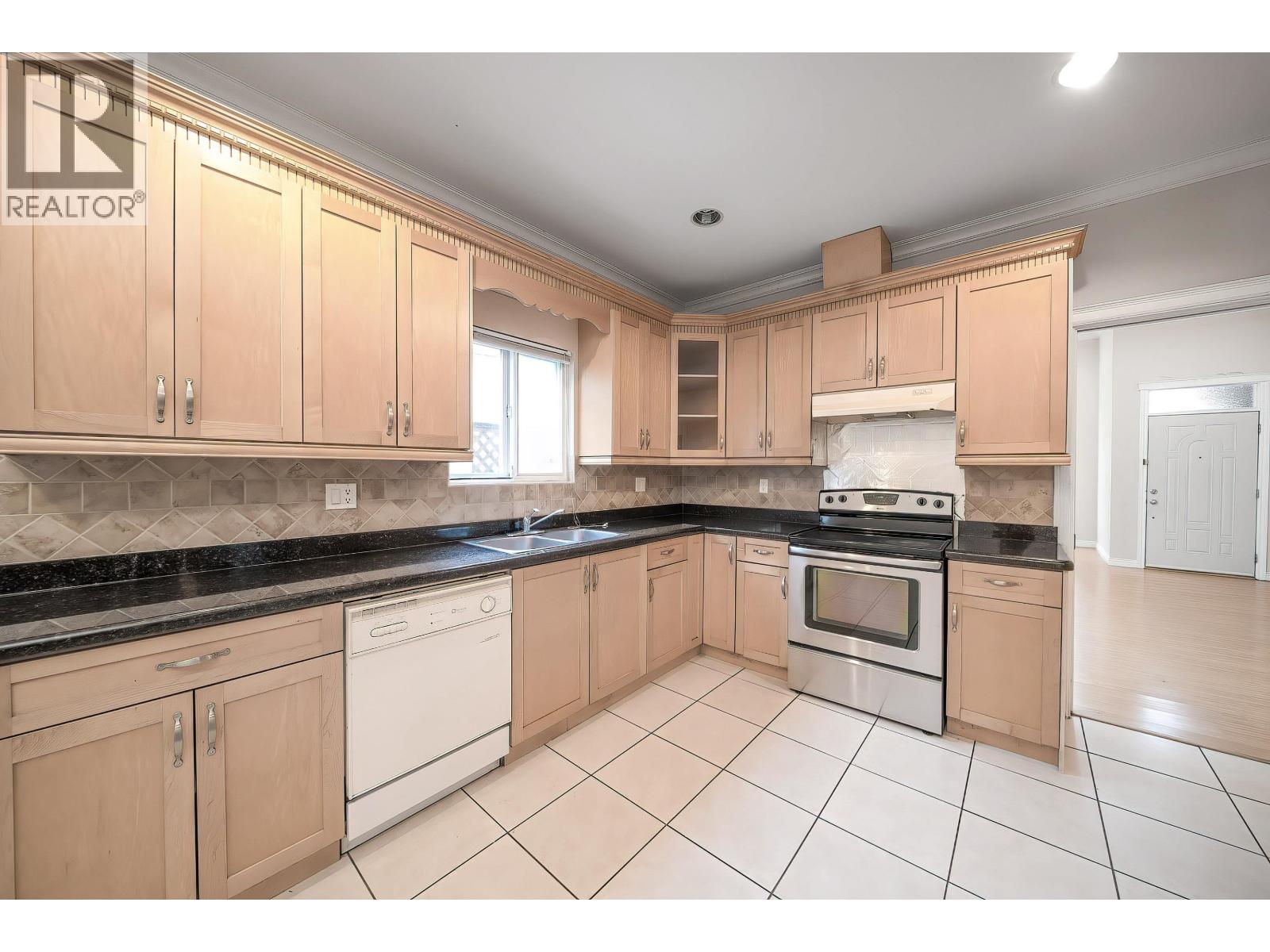 7431 14th Avenue, Burnaby, British Columbia  V3N 1Z8 - Photo 9 - R3110840