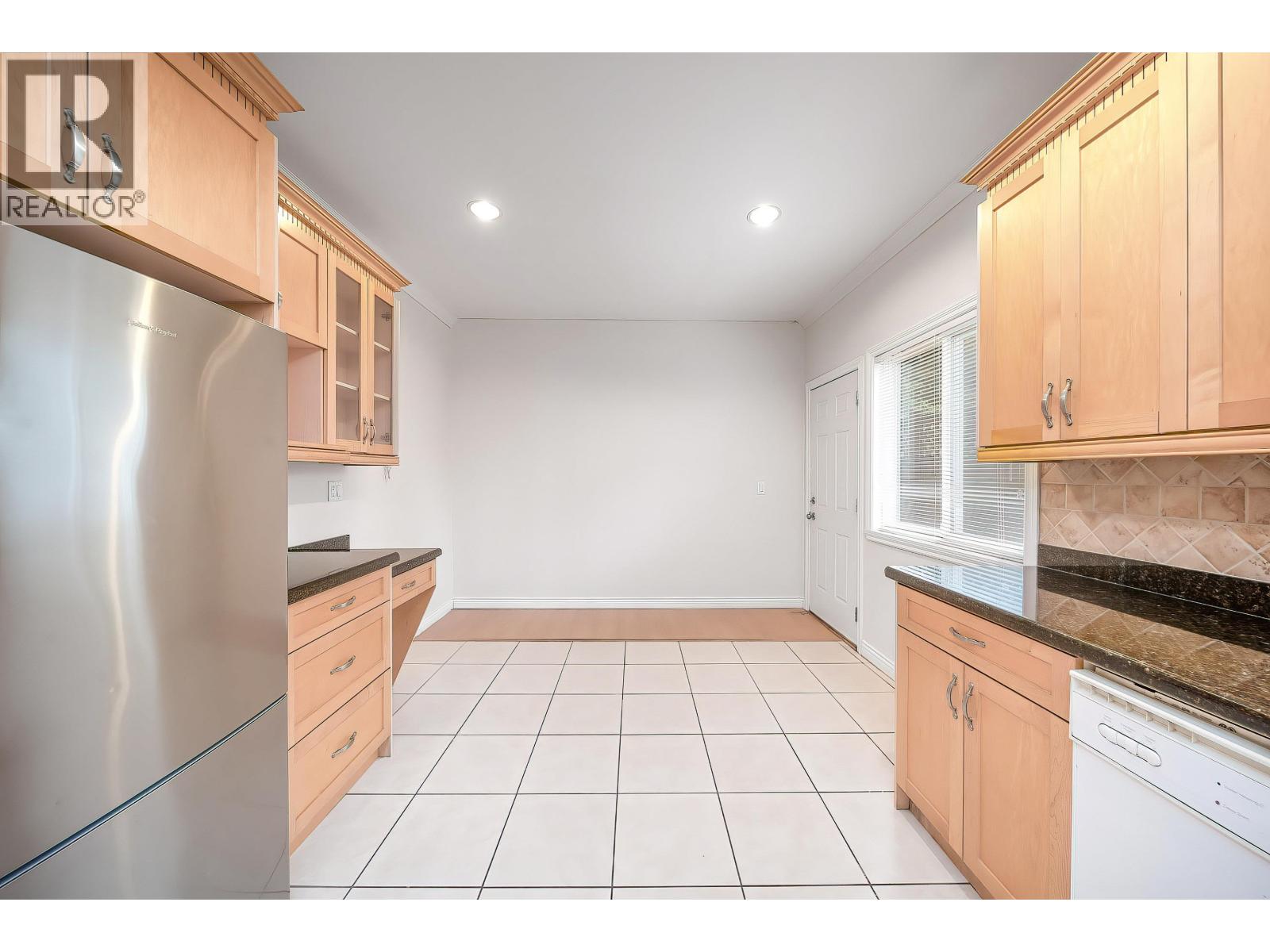 7431 14th Avenue, Burnaby, British Columbia  V3N 1Z8 - Photo 11 - R3110840