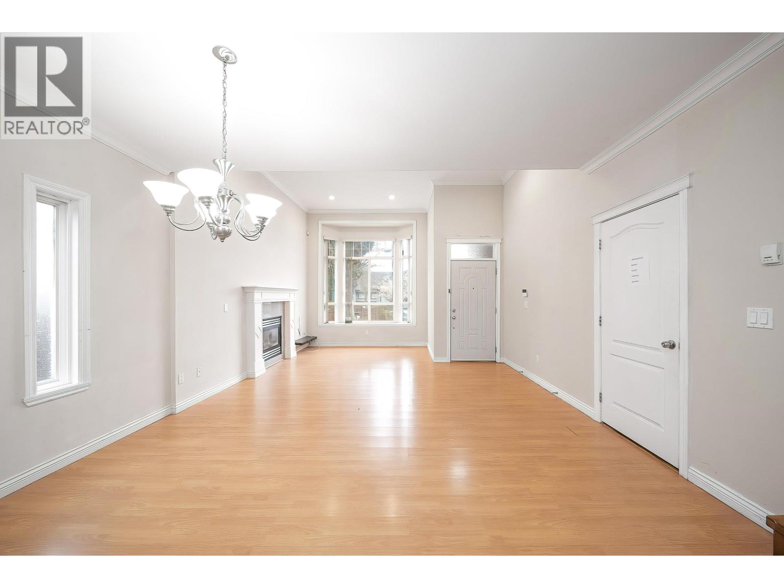 7431 14th Avenue, Burnaby, British Columbia  V3N 1Z8 - Photo 5 - R3110840