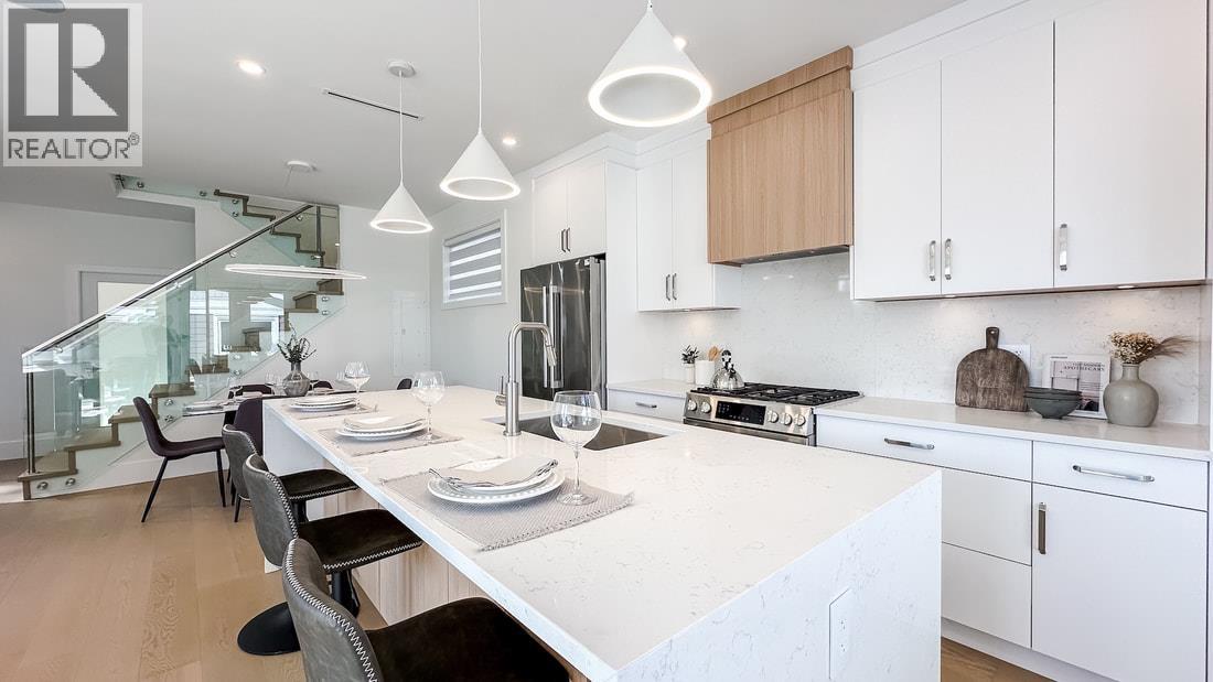 4265 Macdonald Avenue, Burnaby, British Columbia  V5G 4V9 - Photo 12 - R3112167